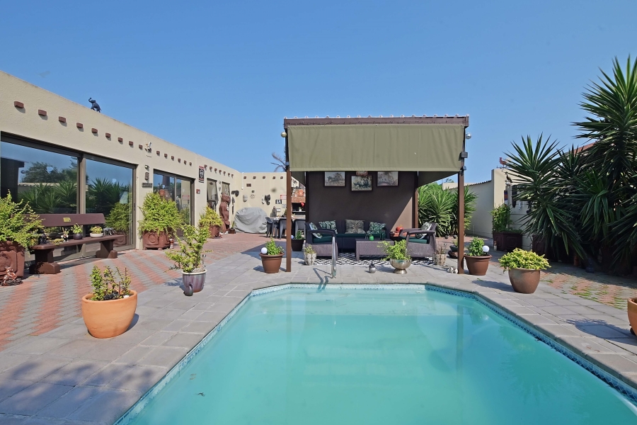 7 Bedroom Property for Sale in Bloubergrant Western Cape